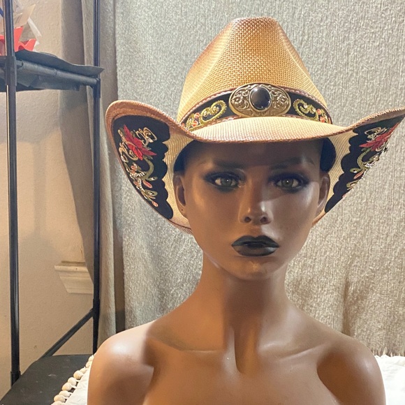 Stylish Tan Western Hat with Embellished Band - Picture 3 of 6